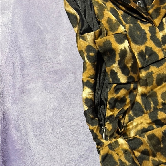 Express Animal Print Satin Top - Picture 5 of 7